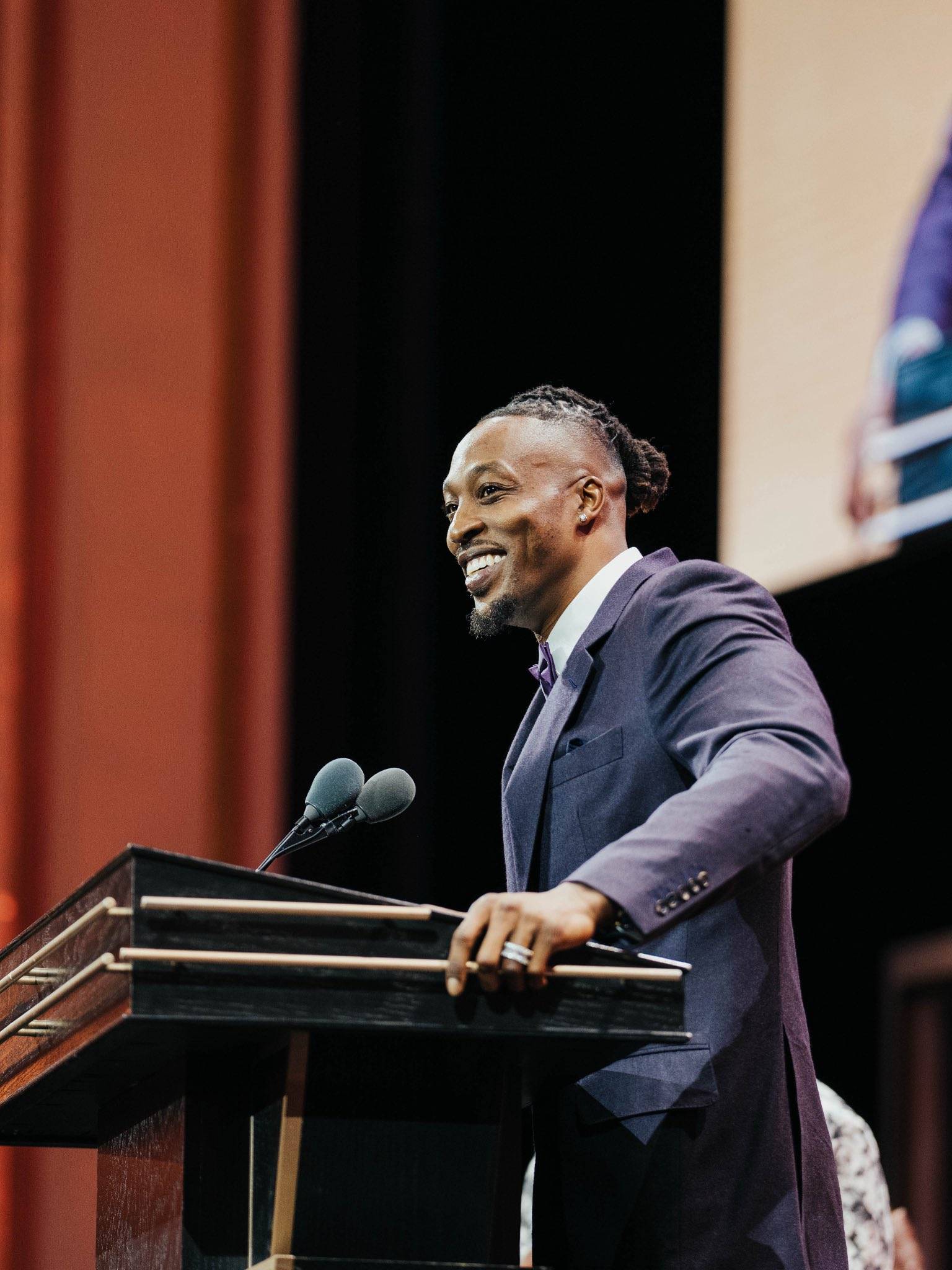 9九游娱乐网站 -关于圣安东尼奥马刺训练开放日，加时末段手感冰凉引欢呼，CBA常规赛在即，年轻球员得到机会的信息